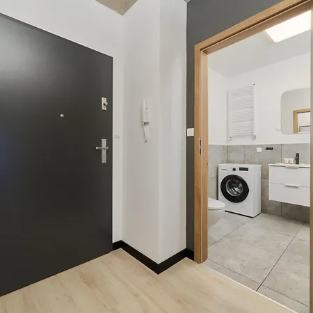 Fresh & Stylish In With Parking & Balcony By Renters Apartamento Poznań