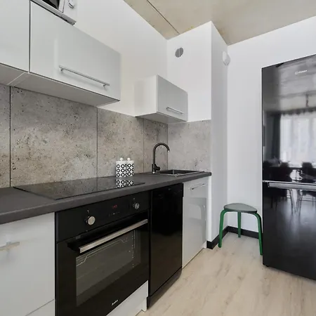 Fresh & Stylish In With Parking & Balcony By Renters Apartamento Poznań