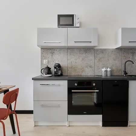 Fresh & Stylish In With Parking & Balcony By Renters Apartamento