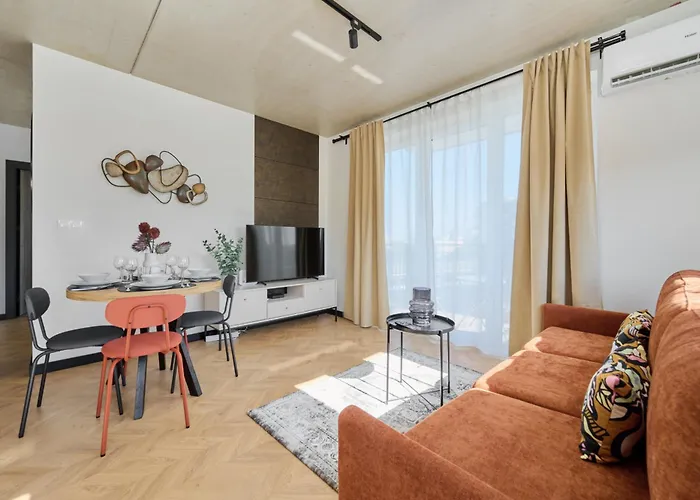 Fresh & Stylish In With Parking & Balcony By Renters * Poznaň