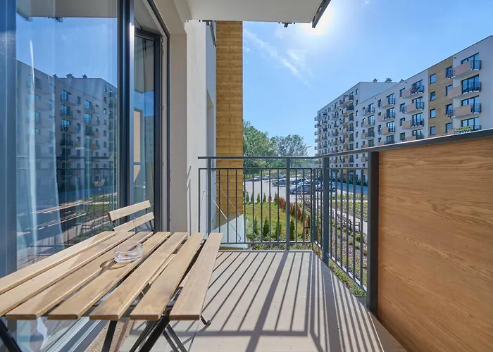 Fresh & Stylish In With Parking & Balcony By Renters Poznaň