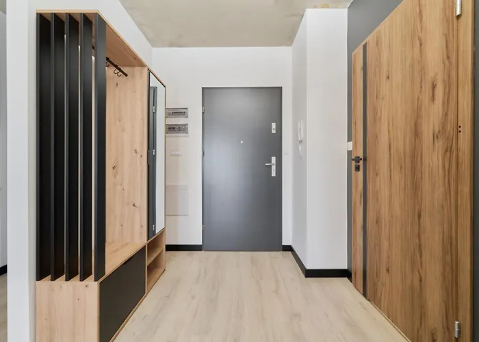 Fresh & Stylish In With Parking & Balcony By Renters * Poznaň