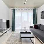 Apartment Fresh & Stylish In With Parking & Balcony By Renters Poznan