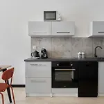 Fresh & Stylish In With Parking & Balcony By Renters Apartment