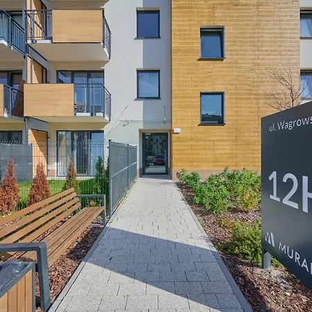 Fresh & Stylish In With Parking & Balcony By Renters Lejlighed Poznań