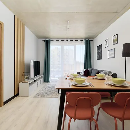 Fresh & Stylish In With Parking & Balcony By Renters Lejlighed *