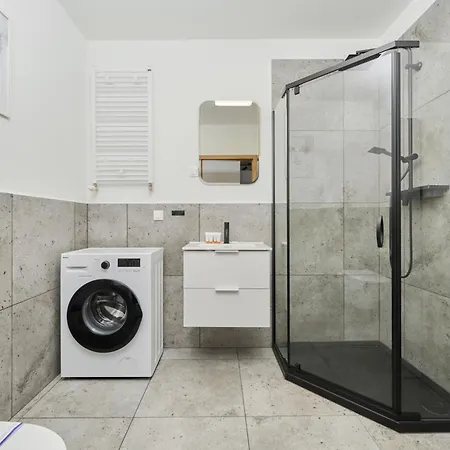 Fresh & Stylish In With Parking & Balcony By Renters Poznan