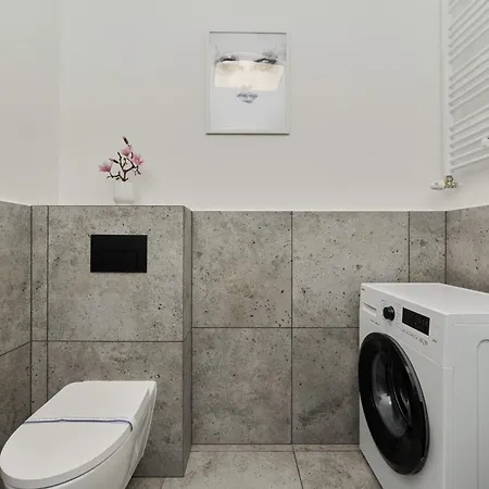 Fresh & Stylish In With Parking & Balcony By Renters * Poznan