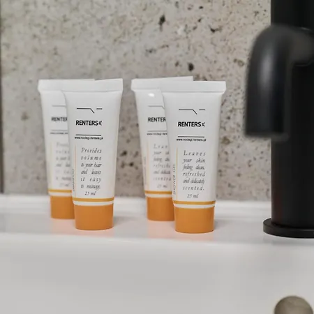 Fresh & Stylish In With Parking & Balcony By Renters Lejlighed