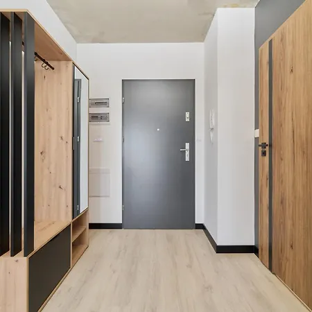 Fresh & Stylish In With Parking & Balcony By Renters * Poznan