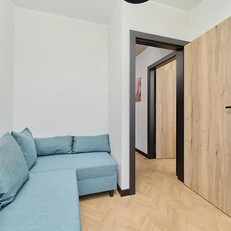 Apartamento Fresh & Stylish In With Parking & Balcony By Renters