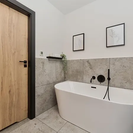 Lejlighed Fresh & Stylish In With Parking & Balcony By Renters Poznań